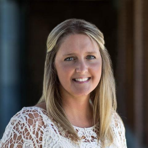 Headshot of Amanda Spicer